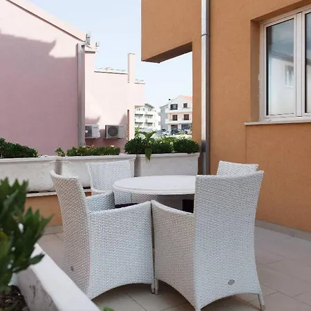Apartment Dionis